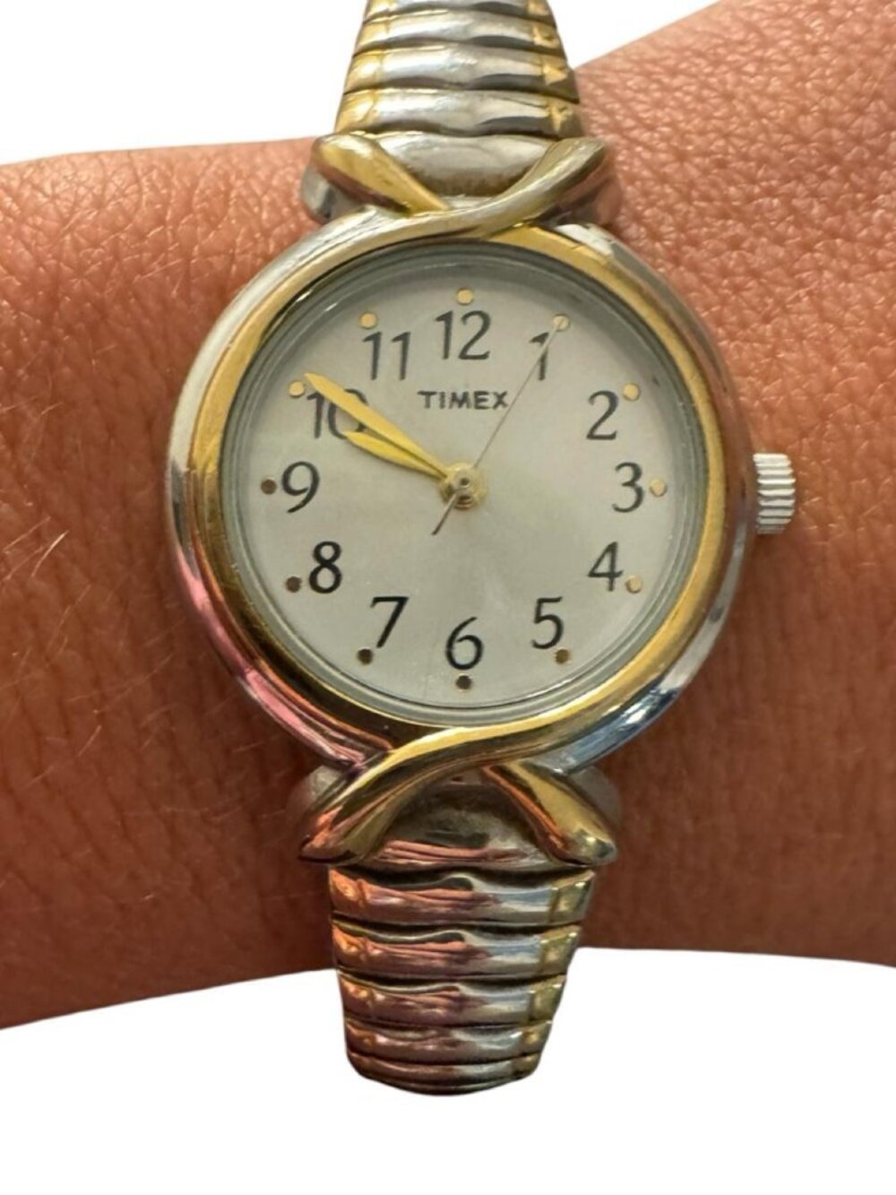 🩶VTG 80s Timex Women’s Gold Silver Two Tone Stretchy Minimalist Bracelet Watch